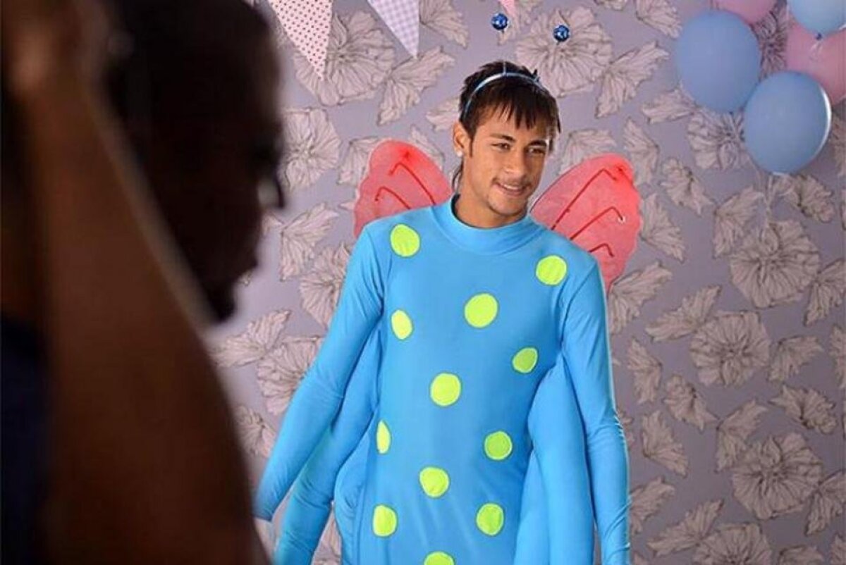 FOTO Elvis, Rambo, extraterestru » Neymar, în ipostaze cum nu l-ai mai văzut!