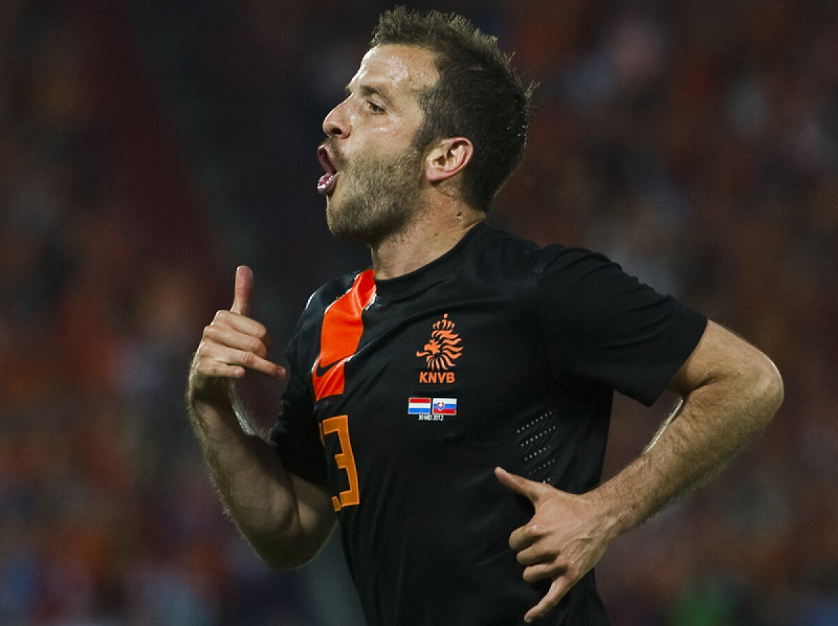 Refuzatul ia banderola! » Abandonat de Van Gaal luna trecută, Van der Vaart se întoarce triumfal la "naţională"