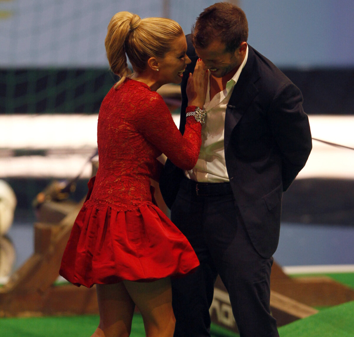 Refuzatul ia banderola! » Abandonat de Van Gaal luna trecută, Van der Vaart se întoarce triumfal la "naţională"