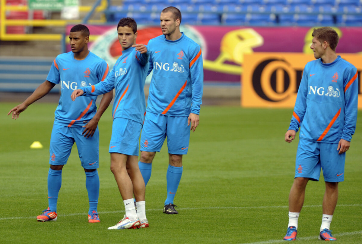 Oamenii lui Van Gaal sînt speriaţi de atmosfera de pe Naţional Arena: ”Va fi casă de nebuni la Bucureşti!”