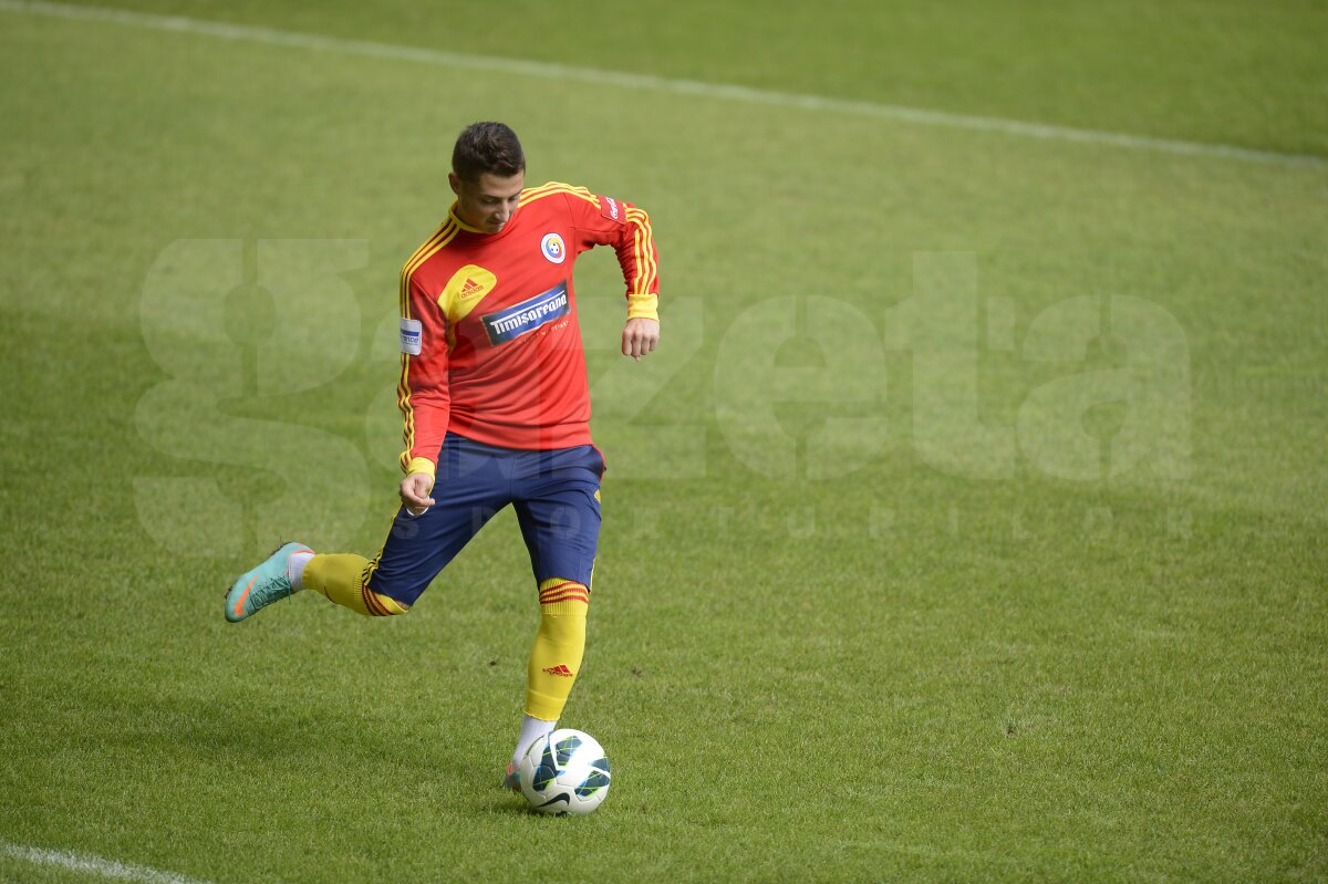 FOTO Caterincă la antrenament » Piţurcă s-a întrecut în jonglerii cu Marica şi Mutu! Care e mai tare? :D