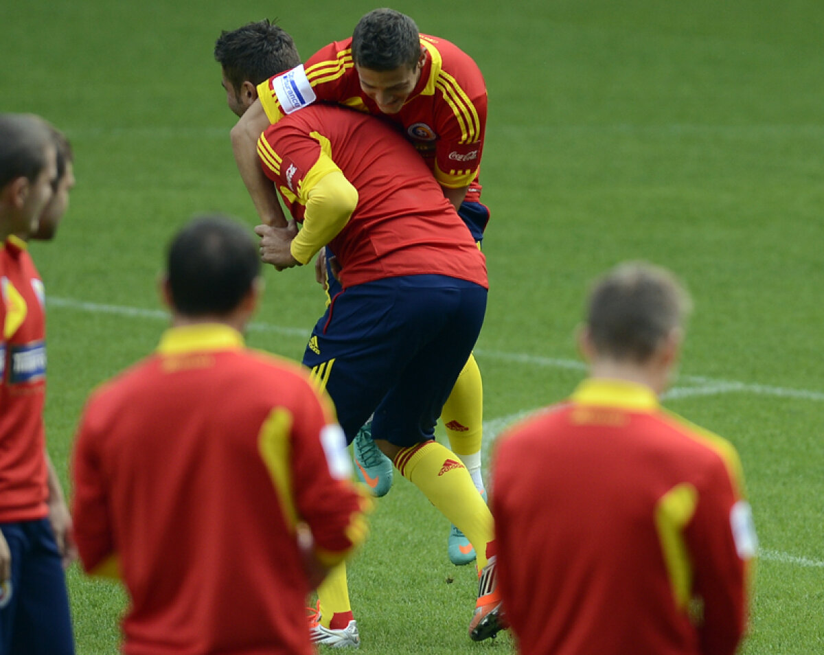 Şi-nc-o dată, măi băieţi! De la 20:30 jucăm în infernul de la Istanbul! Piţi mizează pe tineri, Mutu şi Marica pe bancă