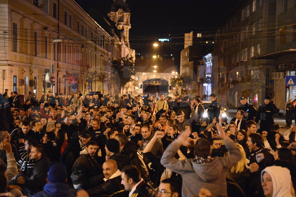 FOTO Miting pentru "U": fanii au ieşit în stradă » Cine s-a alăturat galeriei