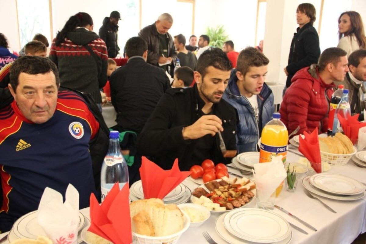 FOTO În timp ce steliştii vomitau prin taxiuri, campionii de la CFR Cluj petreceau cu măsură la Sîncraiu ;)