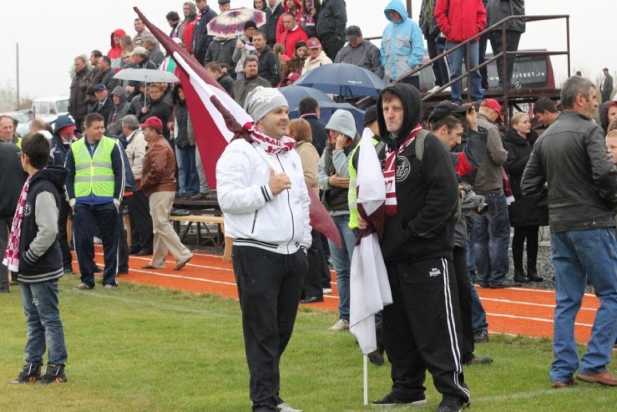 FOTO În timp ce steliştii vomitau prin taxiuri, campionii de la CFR Cluj petreceau cu măsură la Sîncraiu ;)