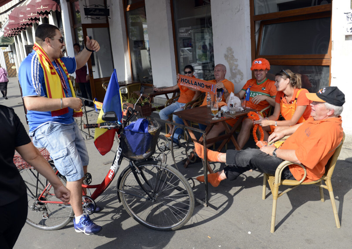 Bere şi oranjadă » Fanii olandezi au luat cu asalt Centrul Vechi al Capitalei înainte de meci