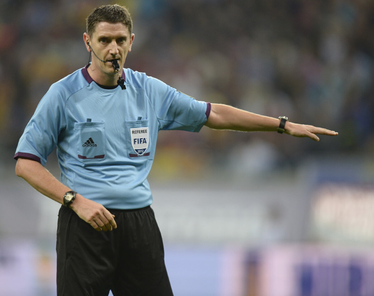 Ce zici, Craig? E penalty? » Arbitrul partidei cu Olanda ne-a refuzat un penalty evident