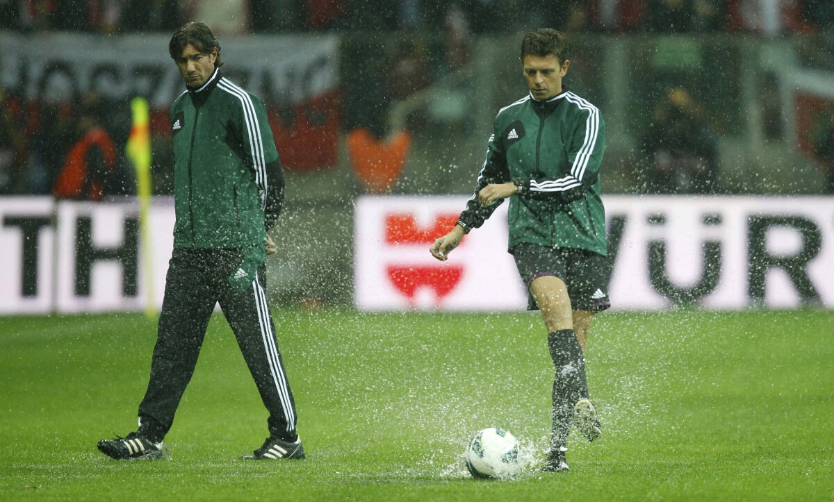 FOTO şi VIDEO Polonia - Anglia a fost amînat din cauza ploii » Cum puteau evita organizatorii această situaţie şi cînd se va disputa :D