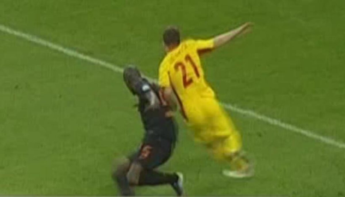Ce zici, Craig? E penalty? » Arbitrul partidei cu Olanda ne-a refuzat un penalty evident