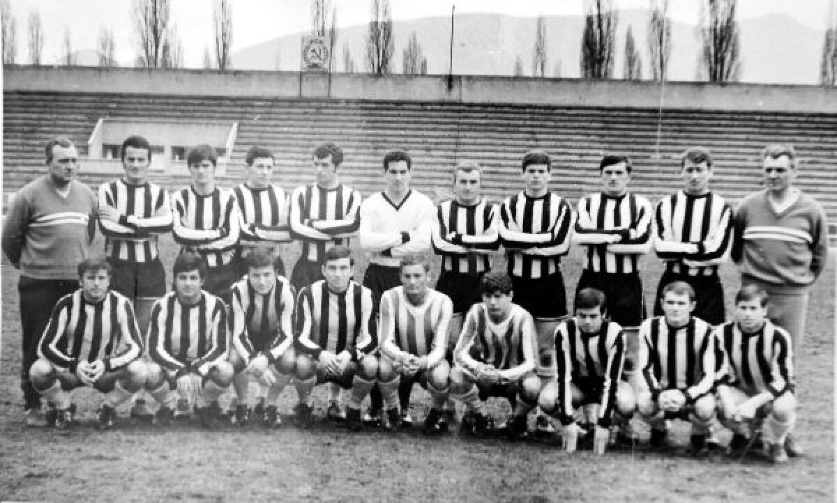 Galben-negrii au fost alb-albaştri! » Povestea culorilor lui FC Braşov relatată de fosta glorie a "stegarilor", Csaba Gyorffy