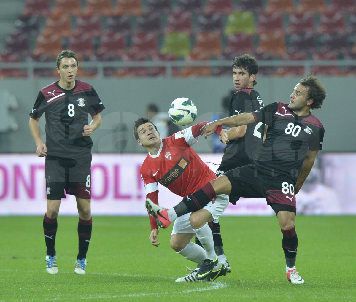 FOTO ŞI VIDEO Dinamo - Rapid 2-1 » Grande Alexe! Dubla "decarului" a salvat "partita" lui Bonetti