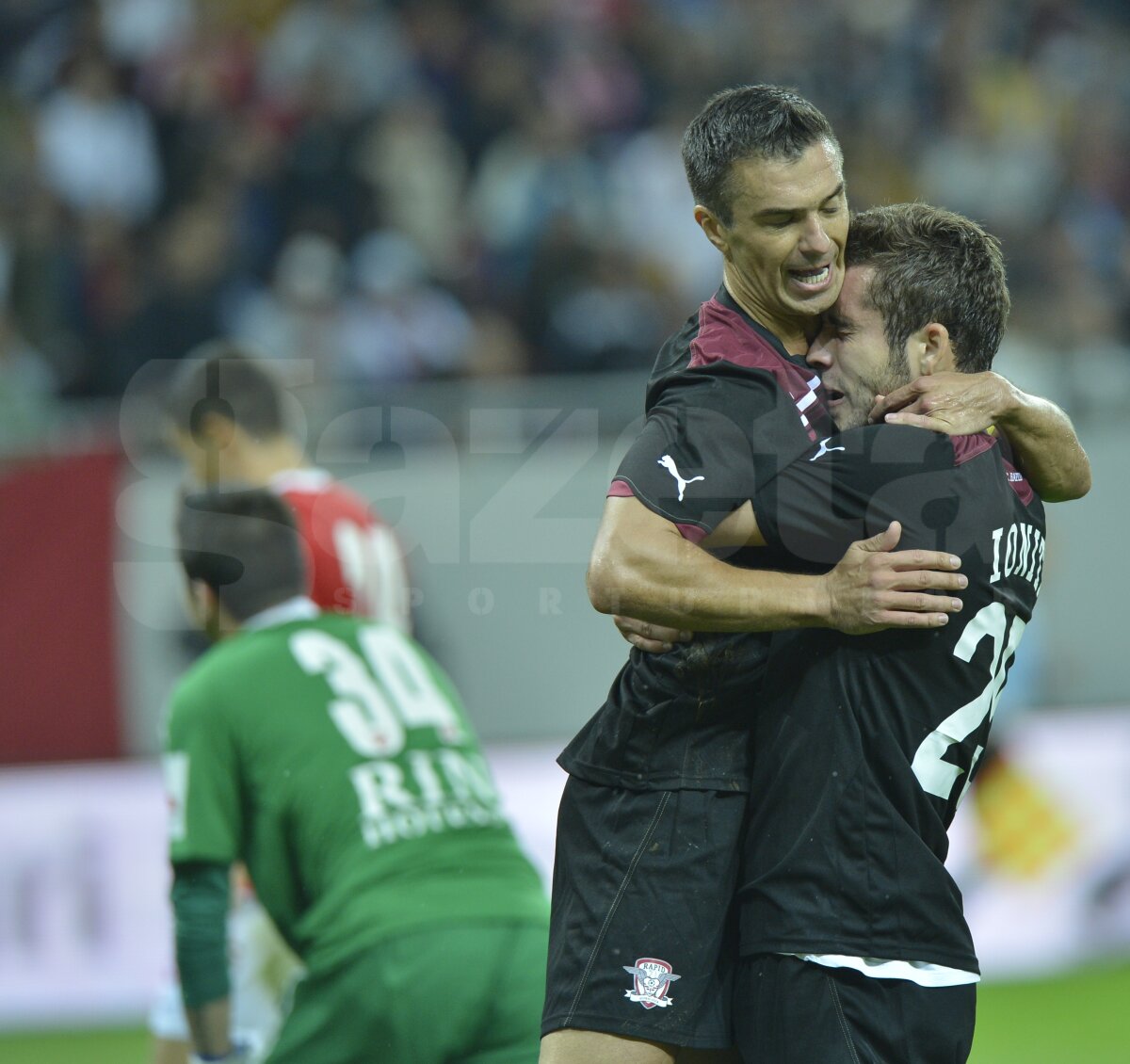 FOTO ŞI VIDEO Dinamo - Rapid 2-1 » Grande Alexe! Dubla "decarului" a salvat "partita" lui Bonetti