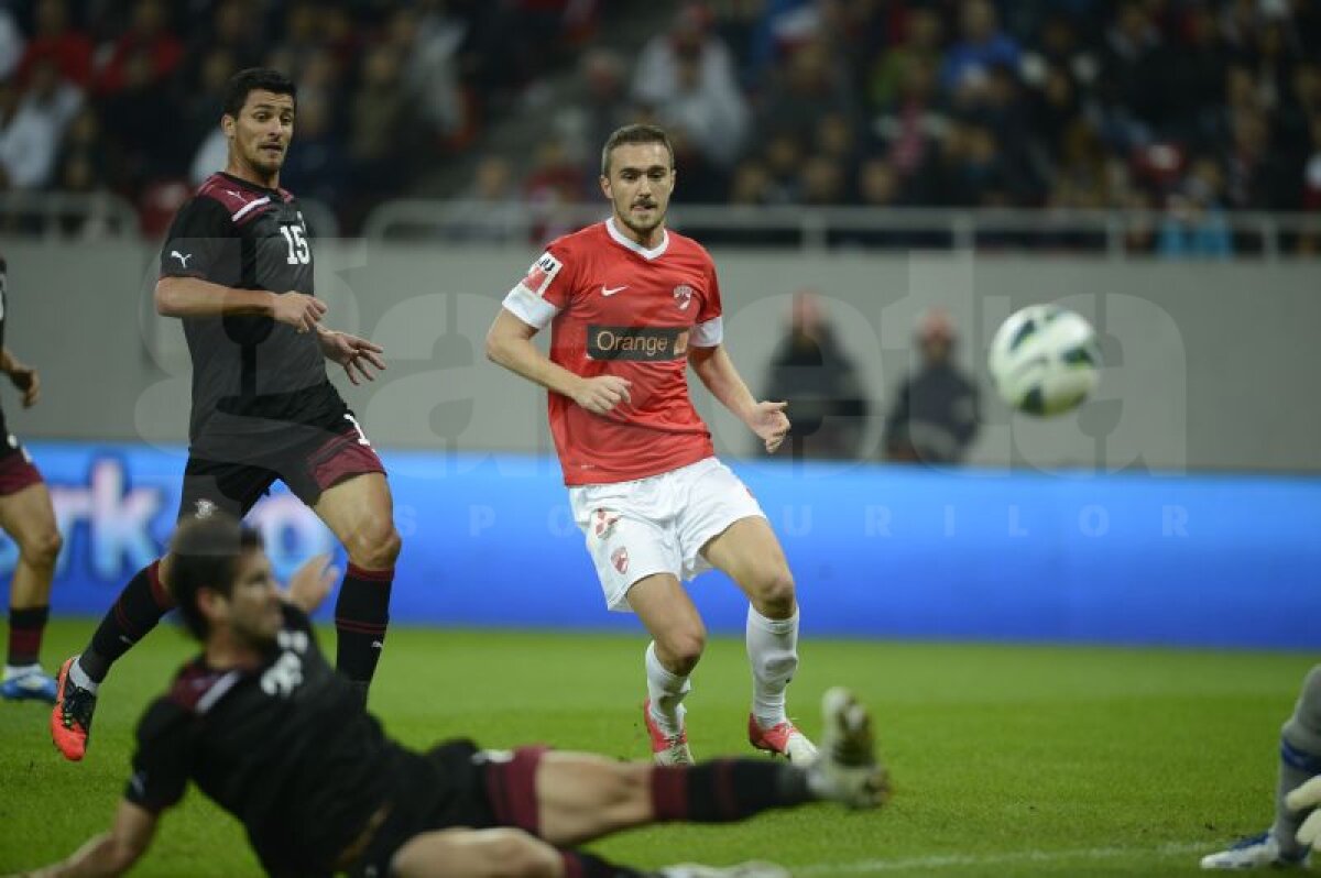 FOTO ŞI VIDEO Dinamo - Rapid 2-1 » Grande Alexe! Dubla "decarului" a salvat "partita" lui Bonetti
