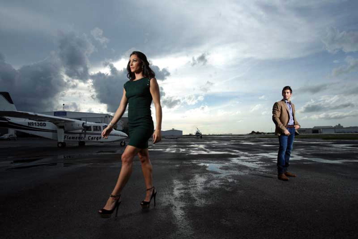 FOTO Idilă la modă » Cătălina Ponor şi portoricanul Tommy Ramos şi-au condimentat relaţia cu o şedinţă foto