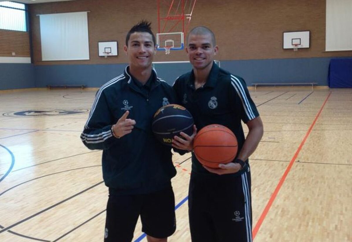 FOTO "Unu contra unu" » Singurul adversar cu care nu se pune Ronaldo :D