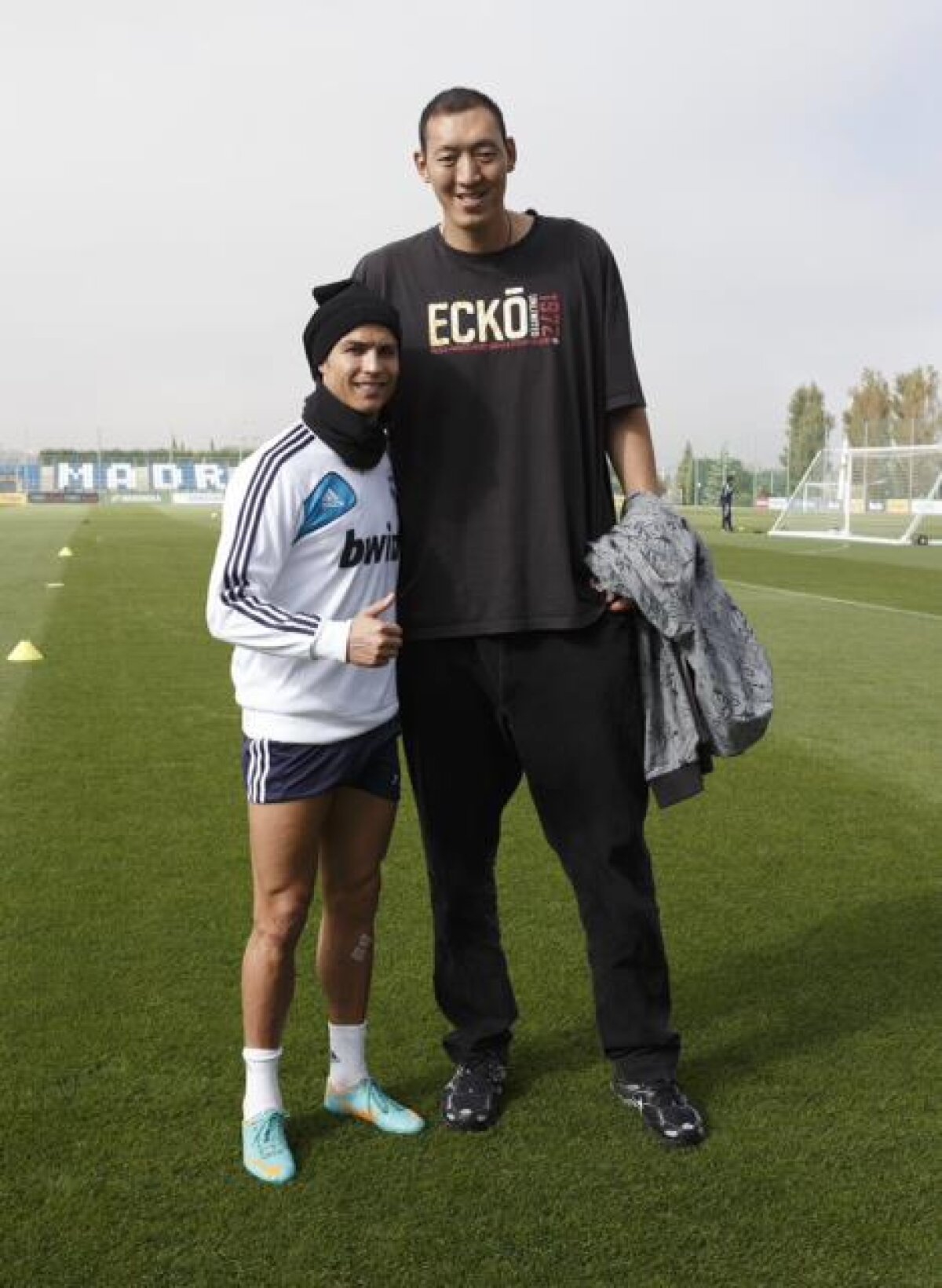 FOTO "Unu contra unu" » Singurul adversar cu care nu se pune Ronaldo :D