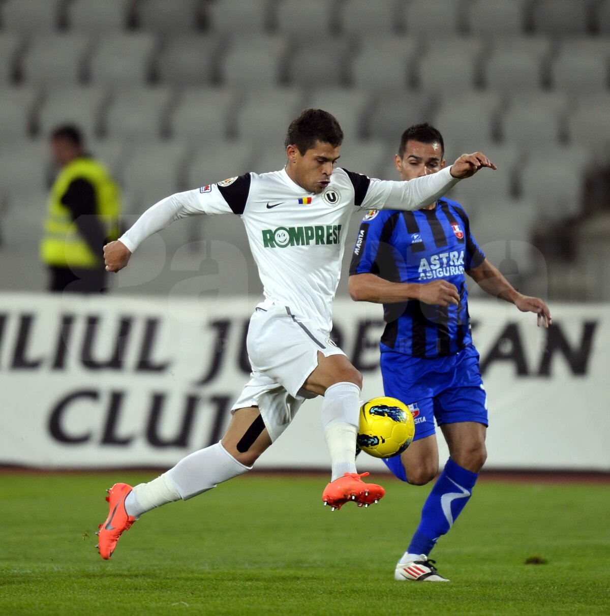 FOTO şi VIDEO U Cluj - Oţelul 1-1 » Studenţii şi gălăţenii s-au îngropat reciproc