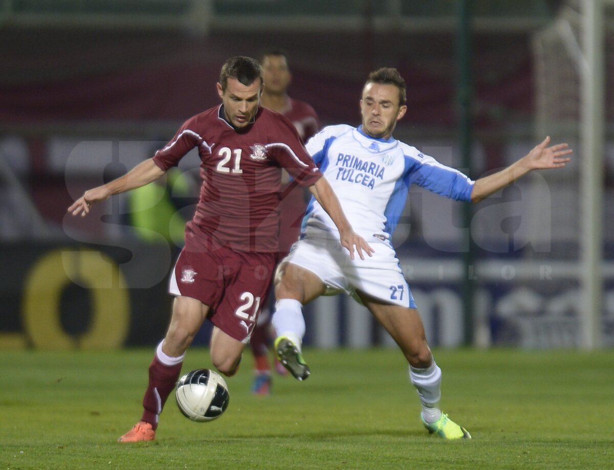 FOTO S-au bătut singuri » Două autogoluri în aceeaşi poartă  în Rapid - Delta Tulcea 4-1