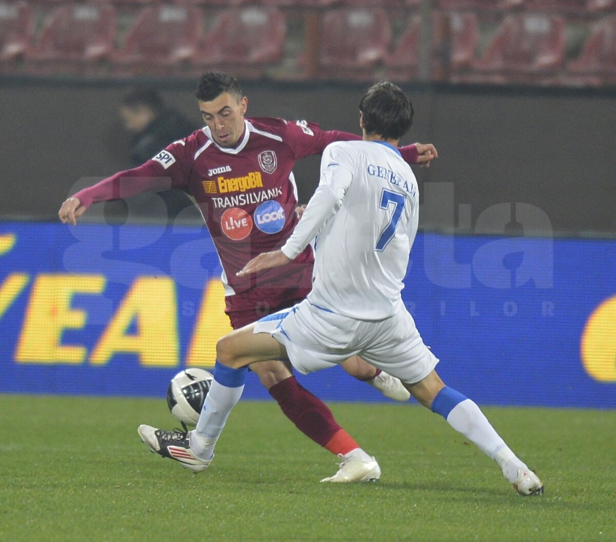 FOTO CFR Cluj - FC Botoşani 2-0 » Campioana României s-a calificat în sferturi