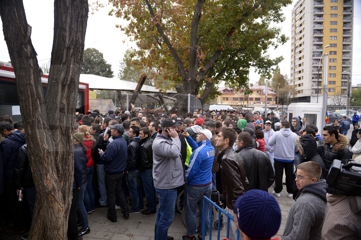 FOTO Derby de România creează isterie! Bătaie la case pentru ultimele 4.000 de bilete