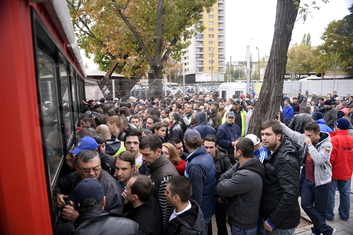 FOTO Derby de România creează isterie! Bătaie la case pentru ultimele 4.000 de bilete