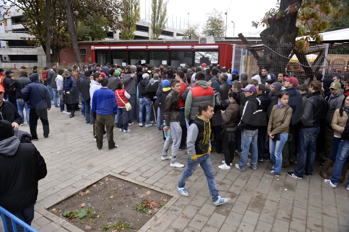 FOTO Derby de România creează isterie! Bătaie la case pentru ultimele 4.000 de bilete