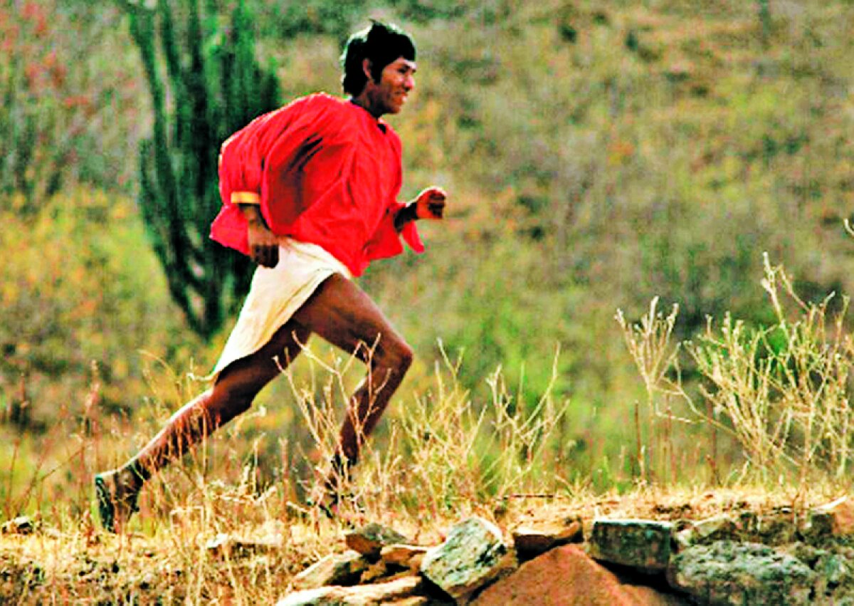 FOTO Poporul care nu se opreşte din fugă » Istoria unui trib care are maratonul în gene