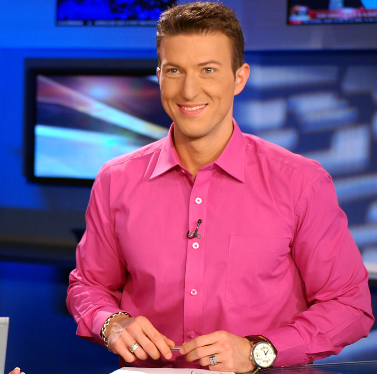 Mass-media, pe mîna Stelei » Ziarişti, moderatori, prezentatoare TV şi oameni de radio prefaţează Derby de România