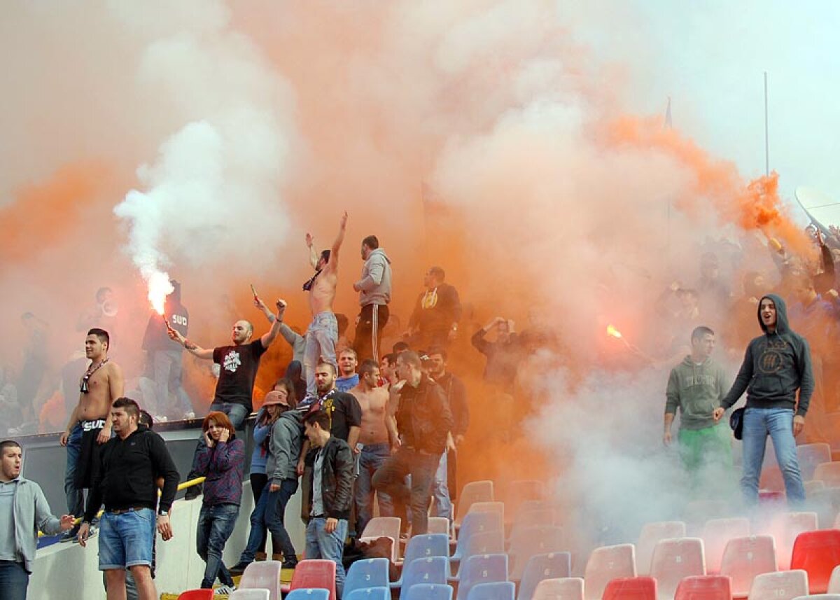 VIDEO Ghencea sub asediu! » Suporterii stelişti au creat o atmosferă incendiară la ultimul antrenament înainte de derby