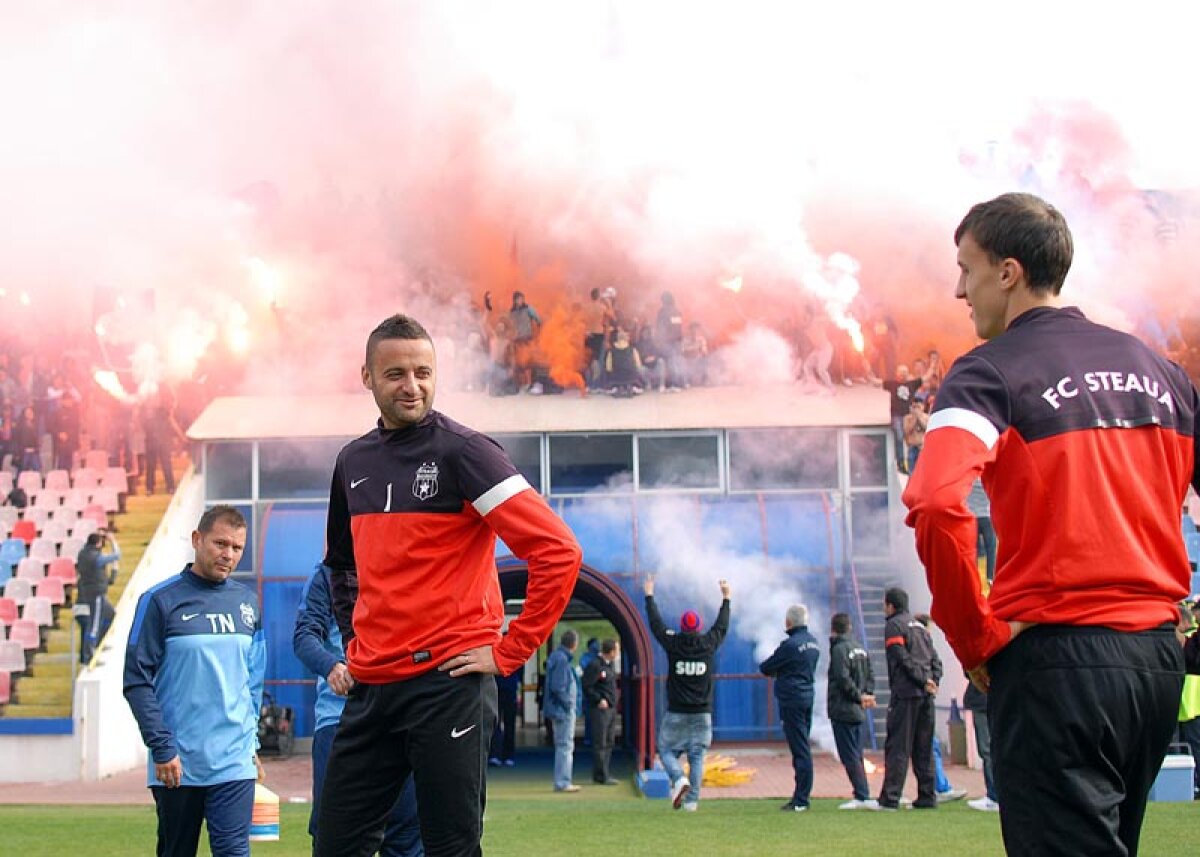 VIDEO Ghencea sub asediu! » Suporterii stelişti au creat o atmosferă incendiară la ultimul antrenament înainte de derby