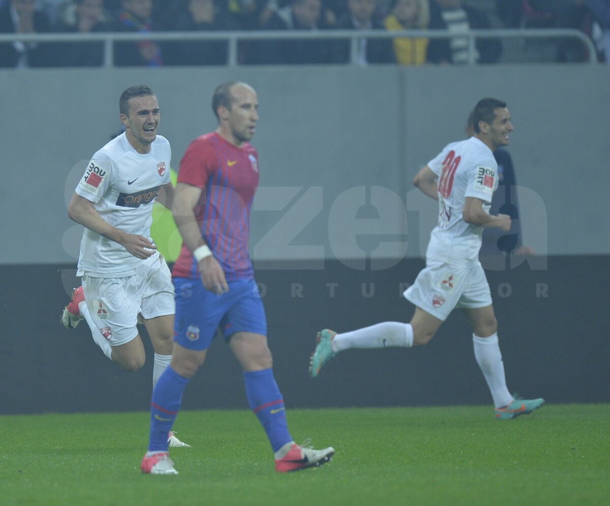 VIDEO&FOTO Se vede 24! Roş-albaştrii cîştigă Derby de România şi îşi iau viteză » Steaua - Dinamo 3-1