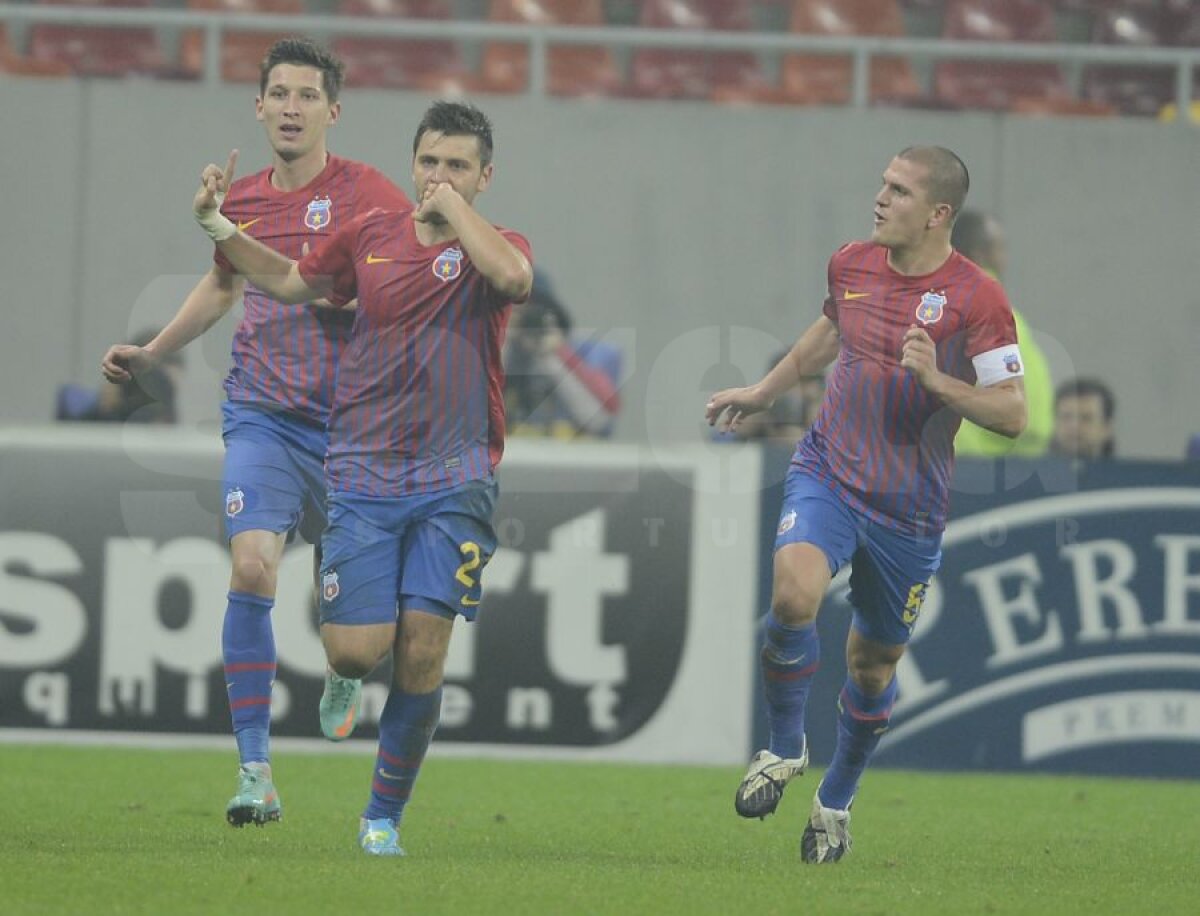VIDEO&FOTO Se vede 24! Roş-albaştrii cîştigă Derby de România şi îşi iau viteză » Steaua - Dinamo 3-1