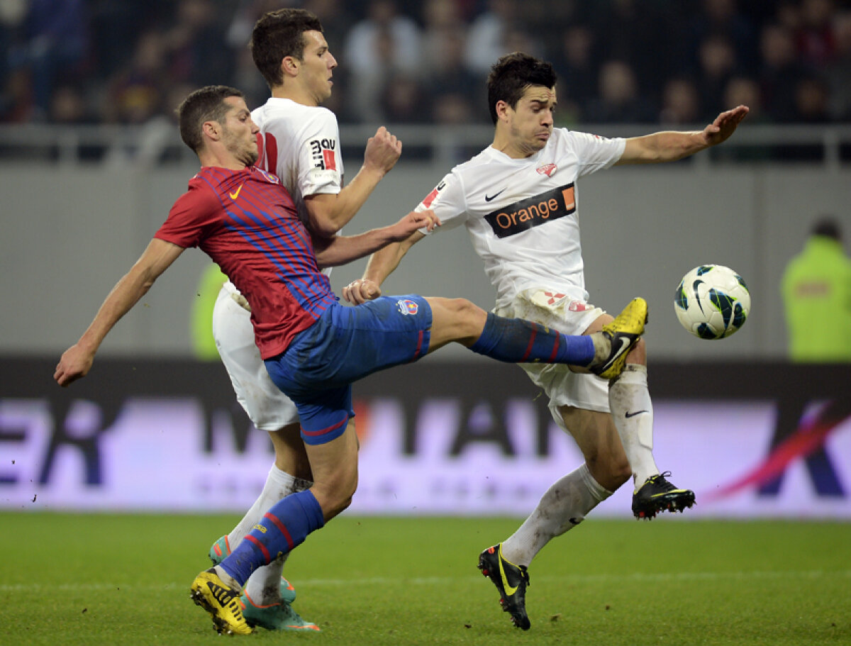 VIDEO Derby de Rusescu » Steaua s-a impus în Derby, 3-1, însă arbitrul i-a dat o mînă de ajutor