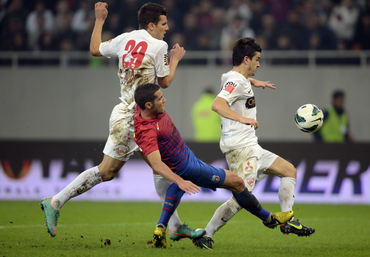 VIDEO Scandalos: două penalty-uri refuzate lui Dinamo! » Derby de România a fost stricat de arbitrul belgian