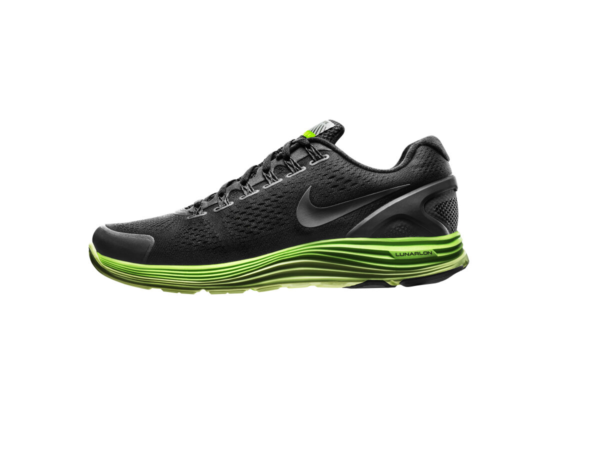 S-au lansat cei mai noi şi moderni pantofi running, excelenţi la fitness şi alergat pe timpul iernii!