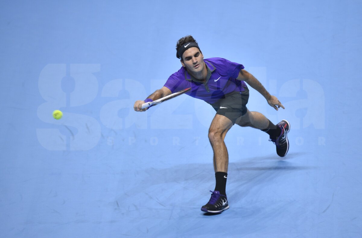 GALERIE FOTO Cele mai interesante imagini cu Federer în acţiune » Elveţianul a cîştigat primul meci la Turneul Campionilor