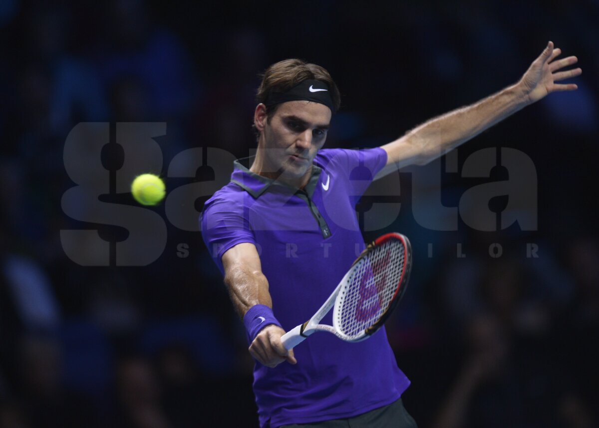 GALERIE FOTO Cele mai interesante imagini cu Federer în acţiune » Elveţianul a cîştigat primul meci la Turneul Campionilor