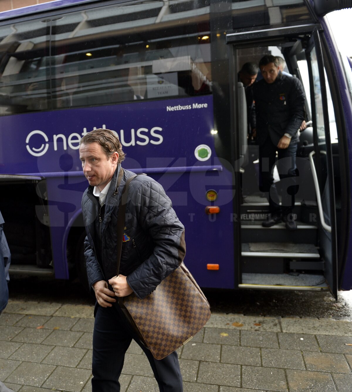 GALERIE FOTO Steliştii au ajuns în Norvegia » Pe ce om al lui Reghe pariază Becali cu Molde