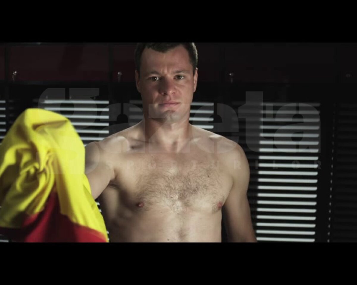 VIDEO "Dă-ţi tricoul jos!" » Fotbalişti la bustul gol în noul clip al campaniei FRF împotriva violenţelor de pe stadioane