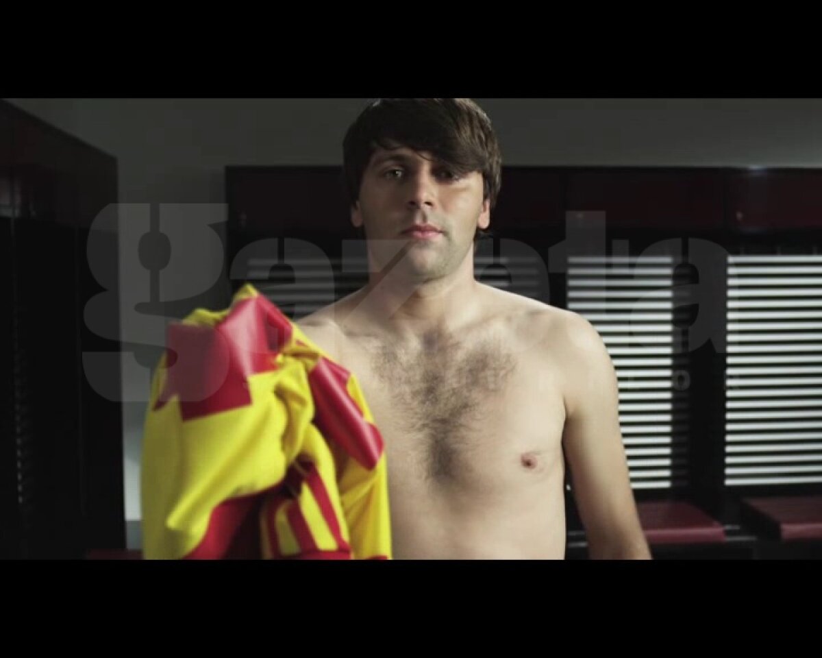 VIDEO "Dă-ţi tricoul jos!" » Fotbalişti la bustul gol în noul clip al campaniei FRF împotriva violenţelor de pe stadioane