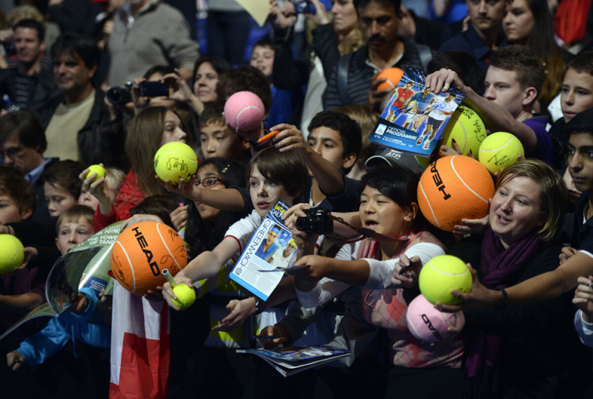 FOTO Juan Martin del Potro l-a învins pe Roger Federer şi şi-a asigurat locul în semifinale: "Muy bieeeen!"
