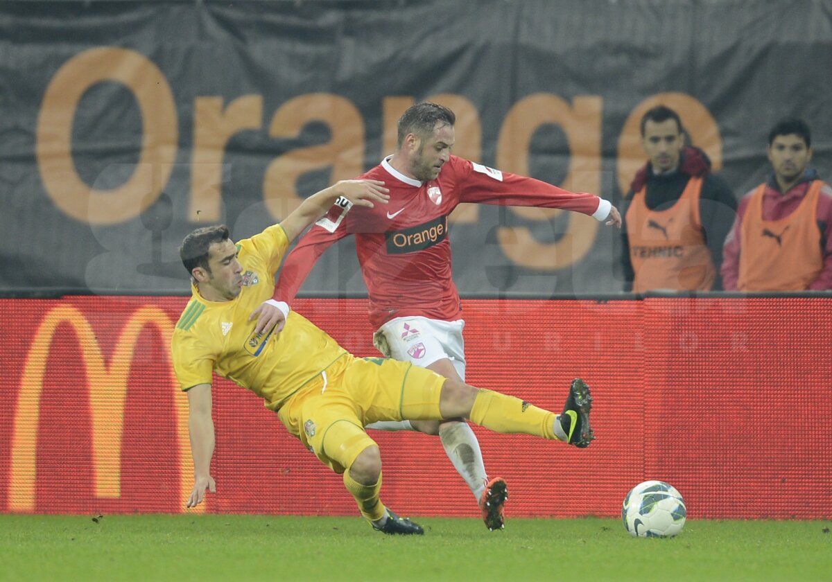 VIDEO&FOTO "Cîini" în cădere liberă » Dinamo a pierdut şi derby-ul cu Vaslui, 0-1