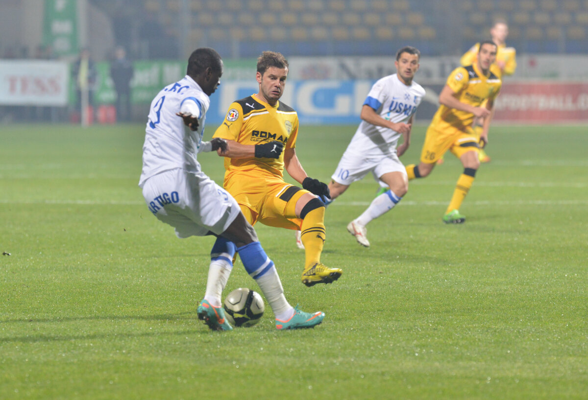 VIDEO Echipa lui Grigoraş revine pe locul 2 » FC Braşov - Pandurii 0-1