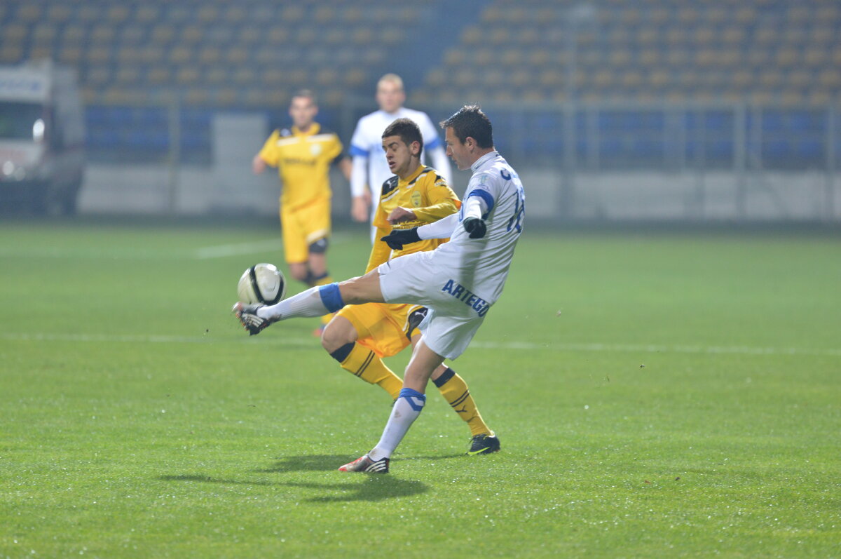 VIDEO Echipa lui Grigoraş revine pe locul 2 » FC Braşov - Pandurii 0-1
