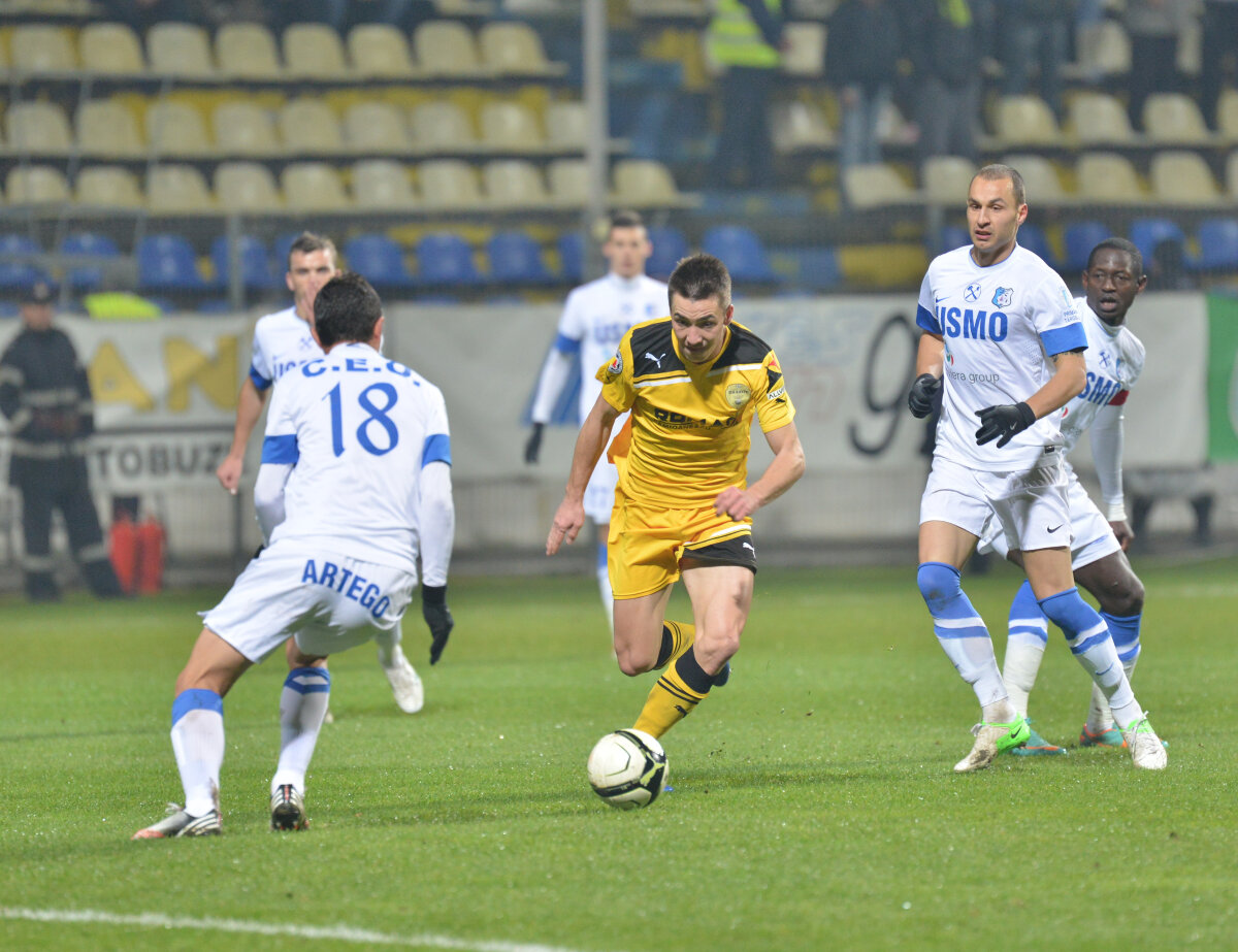 VIDEO Echipa lui Grigoraş revine pe locul 2 » FC Braşov - Pandurii 0-1