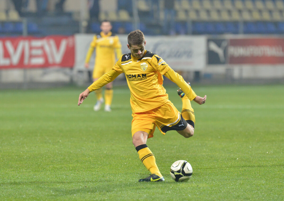 VIDEO Echipa lui Grigoraş revine pe locul 2 » FC Braşov - Pandurii 0-1