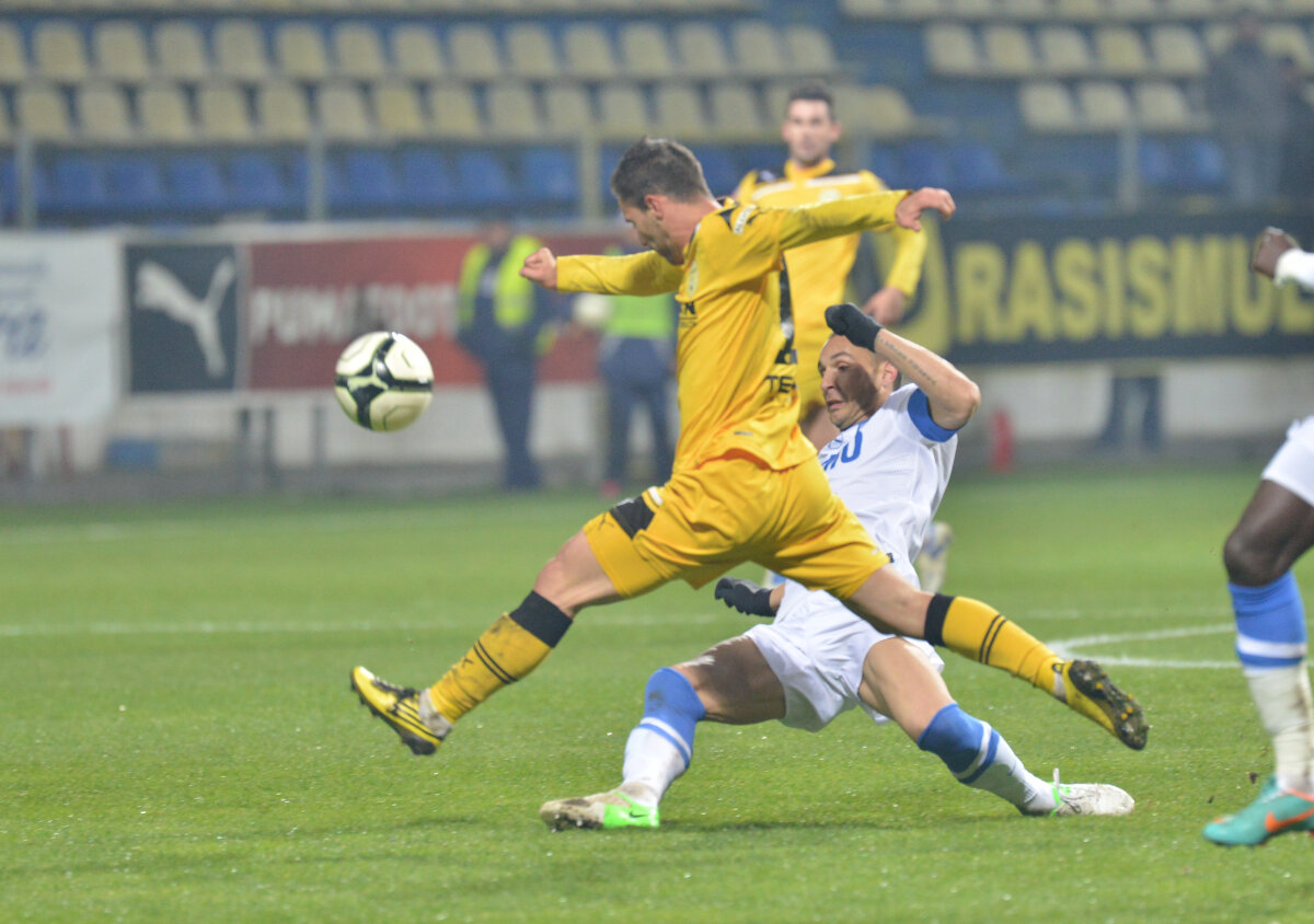 VIDEO Echipa lui Grigoraş revine pe locul 2 » FC Braşov - Pandurii 0-1