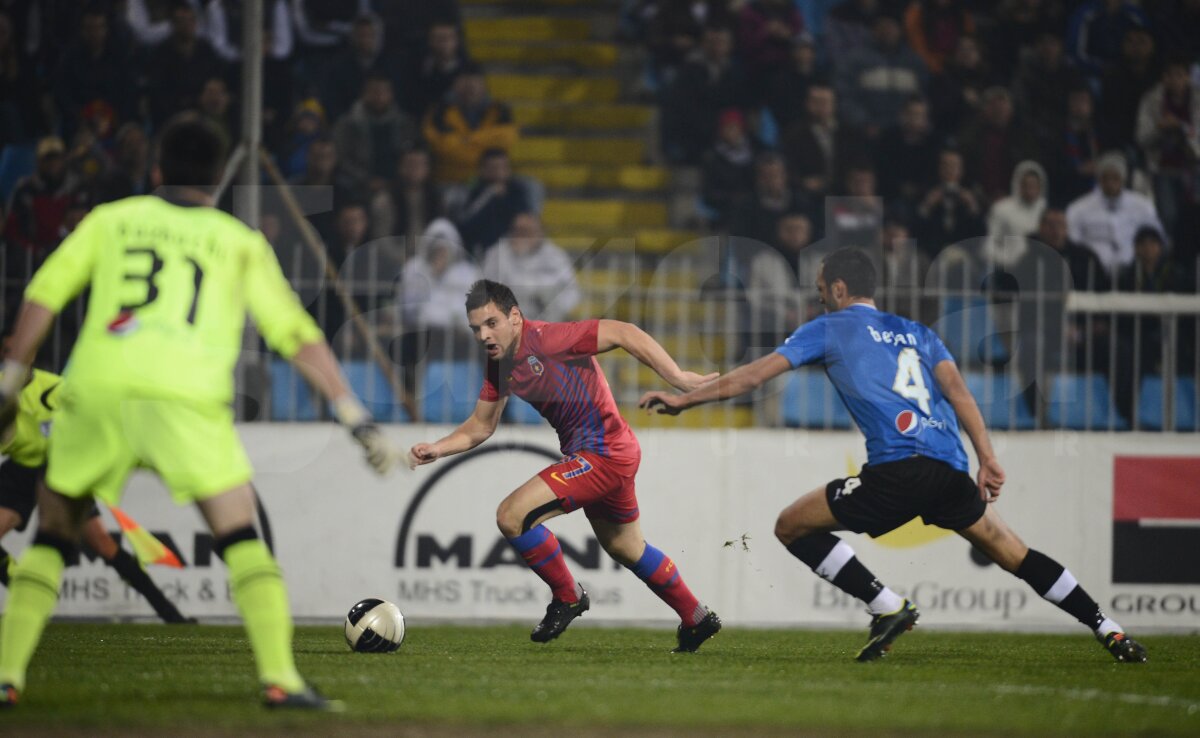 FOTO&VIDEO Echipa lui Reghe i-a pus la colţ pe puştii lui Hagi » Viitorul - Steaua 0-4