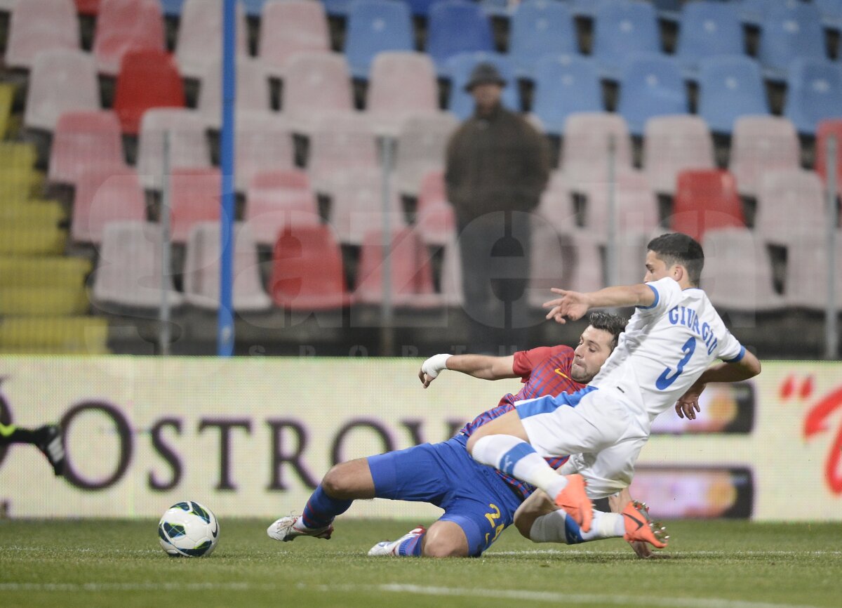 FOTO ŞI VIDEO Steaua - CS Severin 2-1 » Roş-albaştrii se impun, însă au terminat jocul cu 3 accidentaţi