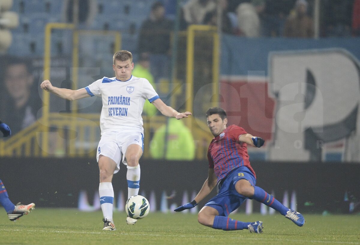 FOTO ŞI VIDEO Steaua - CS Severin 2-1 » Roş-albaştrii se impun, însă au terminat jocul cu 3 accidentaţi